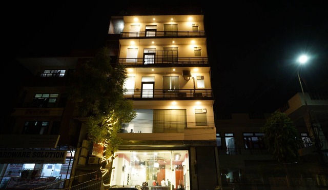 HOTEL GRAND CAPITOL
