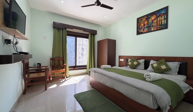 Hotel Himsarovar And Restaurant in Joshimath