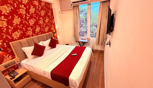 Hotel Iris Inn - Near Lodha Palava, Dombivali