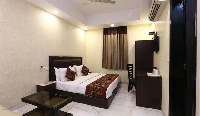 Hotel Kingston Park near Ganga Ram Hospital