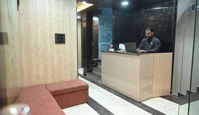 Hotel Kumar Continental in Jhusi
