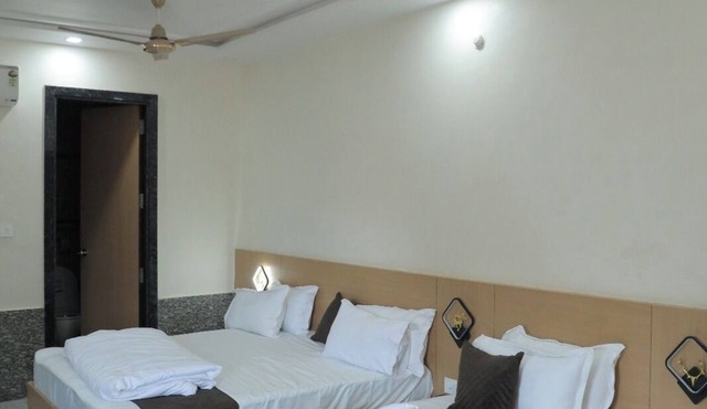 HOTEL LAXMI PALACE