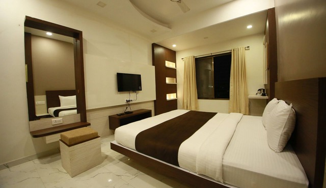 Hotel Madhuri Executive in Kolhapur