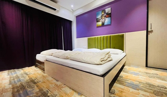 Hotel Madni Royale