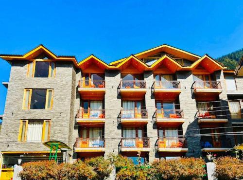 Hotel Manali Castle # Near Mall Road # Parking # Mountain view Rooms