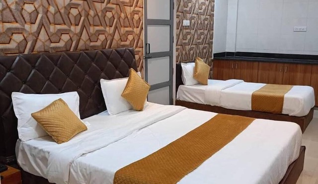 Hotel MD Grand in Vadodara