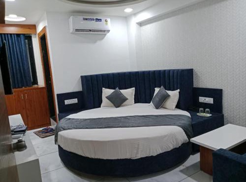 Hotel Metro Ac Rooms in Vadodara