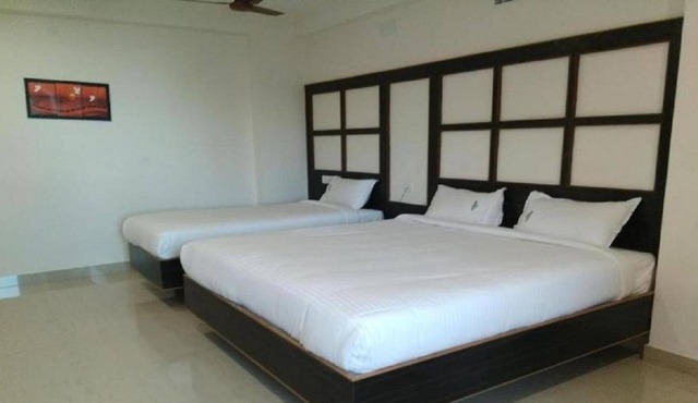 Hotel Nagoorar Inn in Chennai