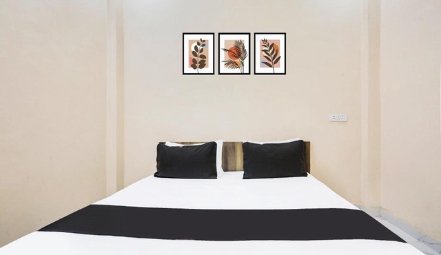 Hotel O RS Guest House
