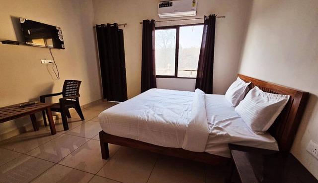 Hotel Oc And Resort in Kaladhungi