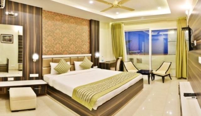 Hotel Opulence in Pathankot