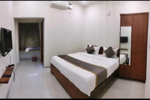 Hotel Orchid Suites