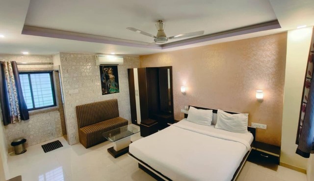 Hotel Panchgani Crown in Wai