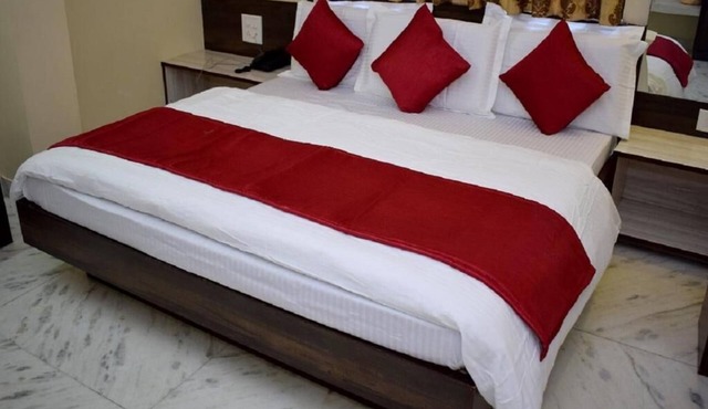 Hotel Radhe in Vadodara