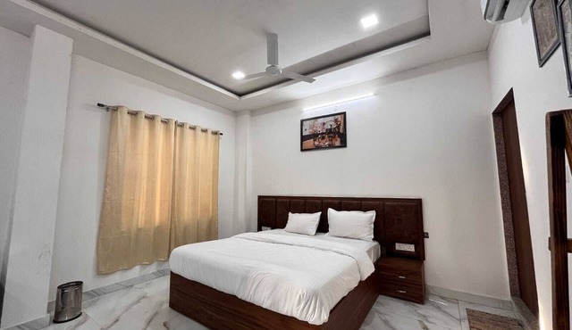 Hotel Raj Villas Palace