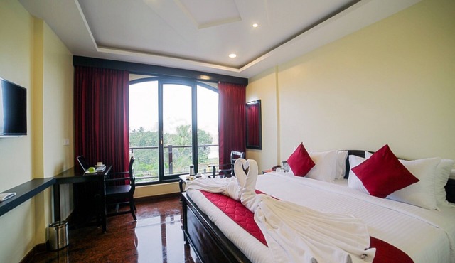 Hotel Rivieraa in Vanur