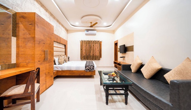 Hotel Royal Palace - Sagar in Sagar