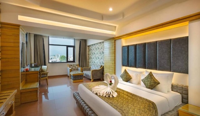 Hotel Saffron Leaf in Dehradun