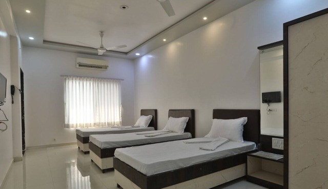 Hotel Sai in Navsari