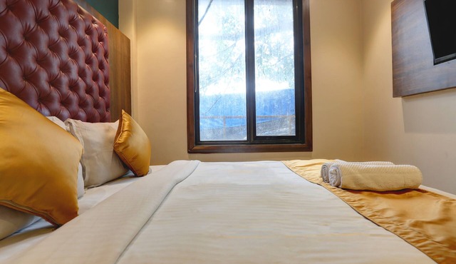 Hotel Sea Breeze in Mumbai