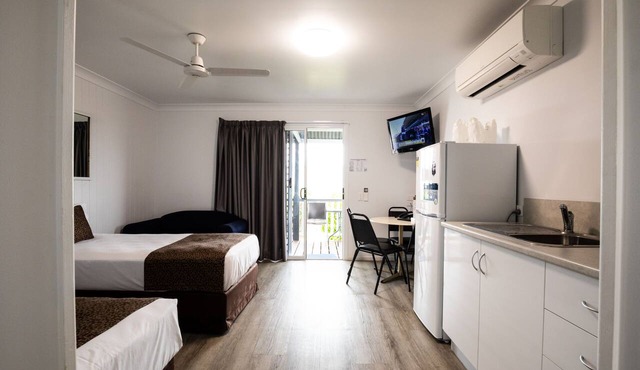 Hotel Settlers in Biloela