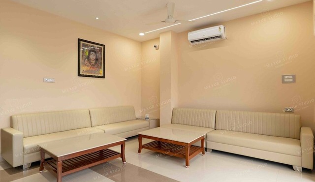 HOTEL SHIVA NILAY INN