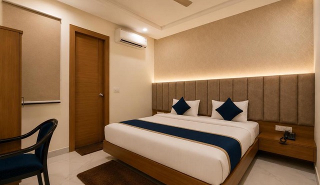 Hotel Shree Near Prem Mandir