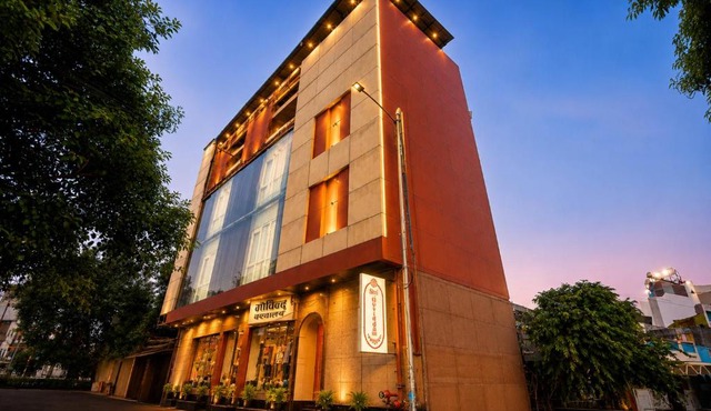 Hotel Shri Govindam Banaras with Parking