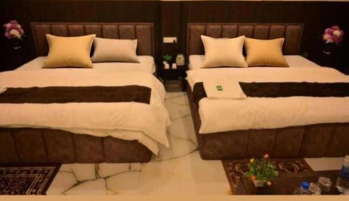 HOTEL SHRI RAGHAV JI INN guest House Near Ram Mandir Beniganj Road Ayodhya Dham
