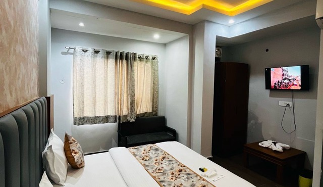 Hotel Stay Court