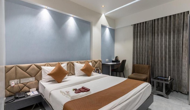 Hotel Summit