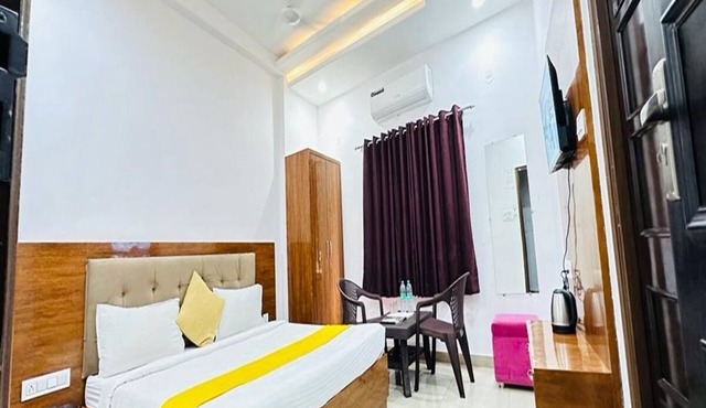 Hotel Sunrise Palace Udaipur