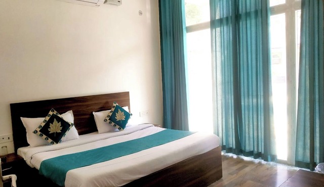 Hotel The NV Grand Palace Vrindavan