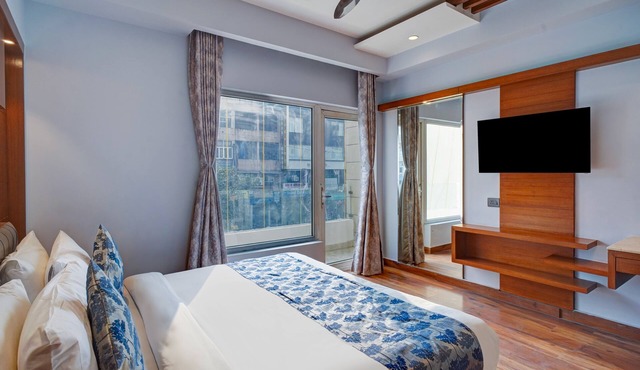 Hotel The Pearl - Newly Renovated in City Centre