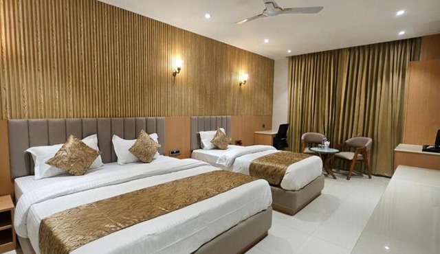 Hotel Trimurti in Ayodhya