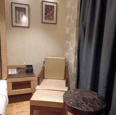 HOTEL V