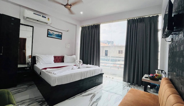 Hotel Vinayak Grand Varanasi