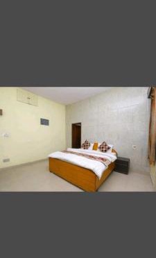 HOTELNEWBAKSHIHOUSe in Agra