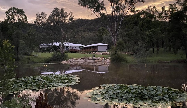 Hunter Moon - A stunning Country Estate in Broke