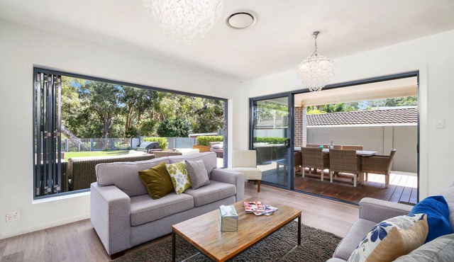 Immaculate 4-bedroom Home, Minutes from the Beach in North Avoca
