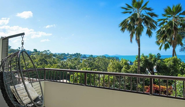 Infinite Blue in Airlie Beach