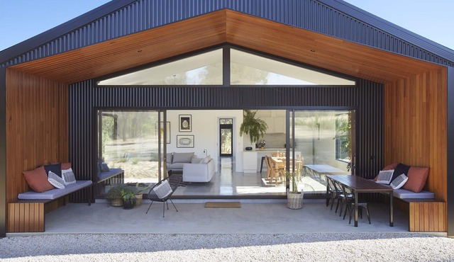 Ironbark Maldon, with outdoor spa and forest views in Maldon