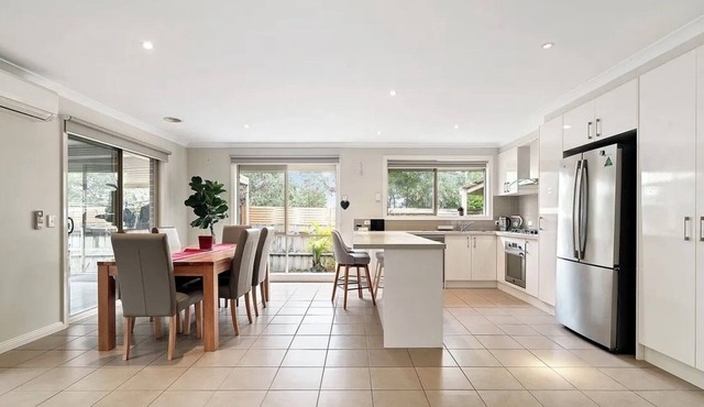 It’s a very clean house with bright nature light in Kilsyth