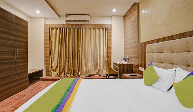 Itsy By Treebo - BKC Mannat