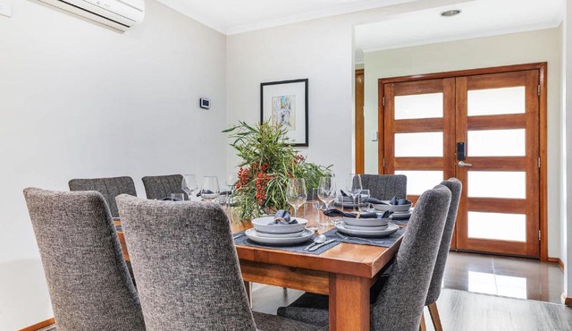 Jensen House - Echuca Holiday Homes in Echuca