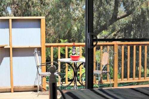 Just Beachy - Quiet Relaxing Pet Friendly in Guilderton