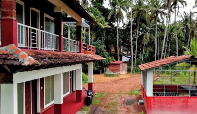 Kannur west beach house in Thottada