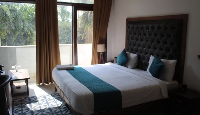 Khanna Residency
