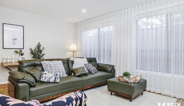 KozyGuru | Cobbitty | Modern Family Retreat in Cobbitty