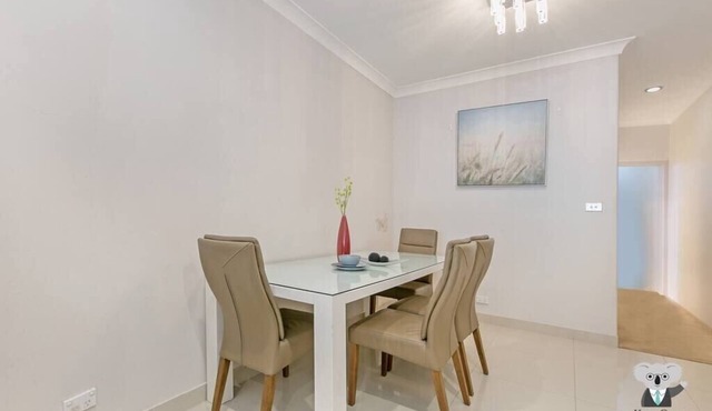 KozyGuru | Leichhardt | Cozy 3 Bed Home in Leichhardt